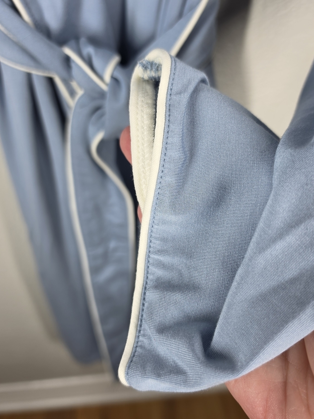 LAND'S END ROBE WITH PIPING - Picture 6 of 9